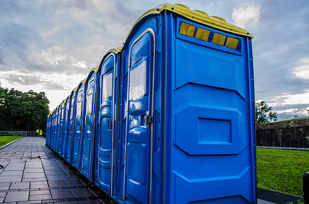 Best Portable restroom trailer rental  in Kenwood Estates, FL